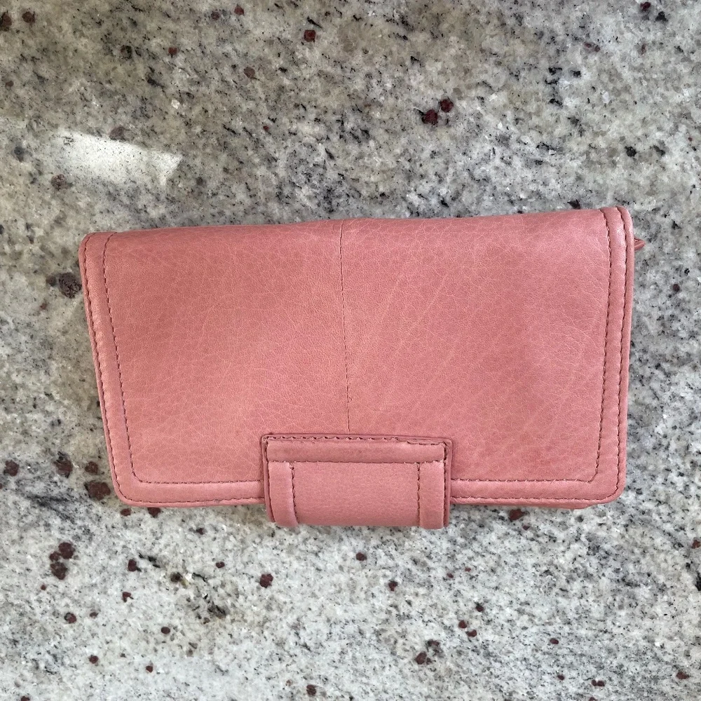 Lucas Slim Leather Wallet from AMERICAN LEATHER CO. - Picture 2 of 9